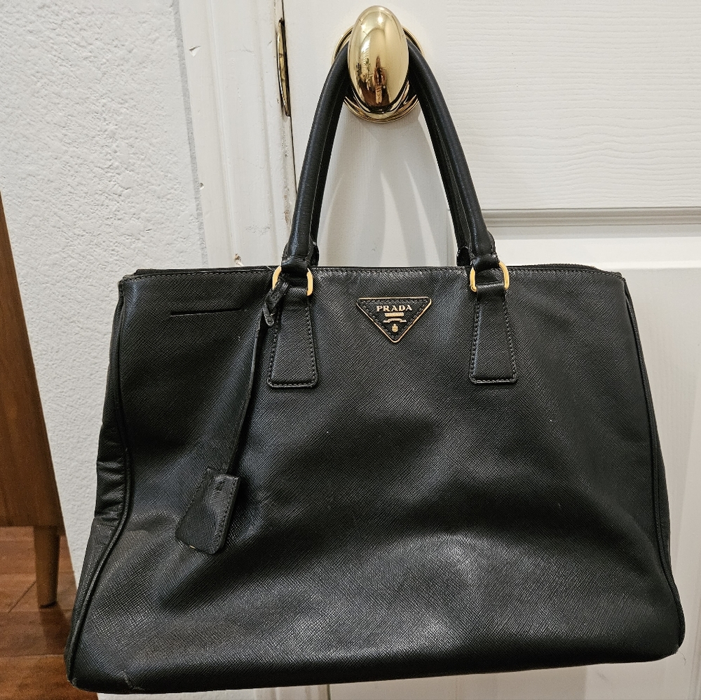 Prada Saffiano Galleria Bag, Black